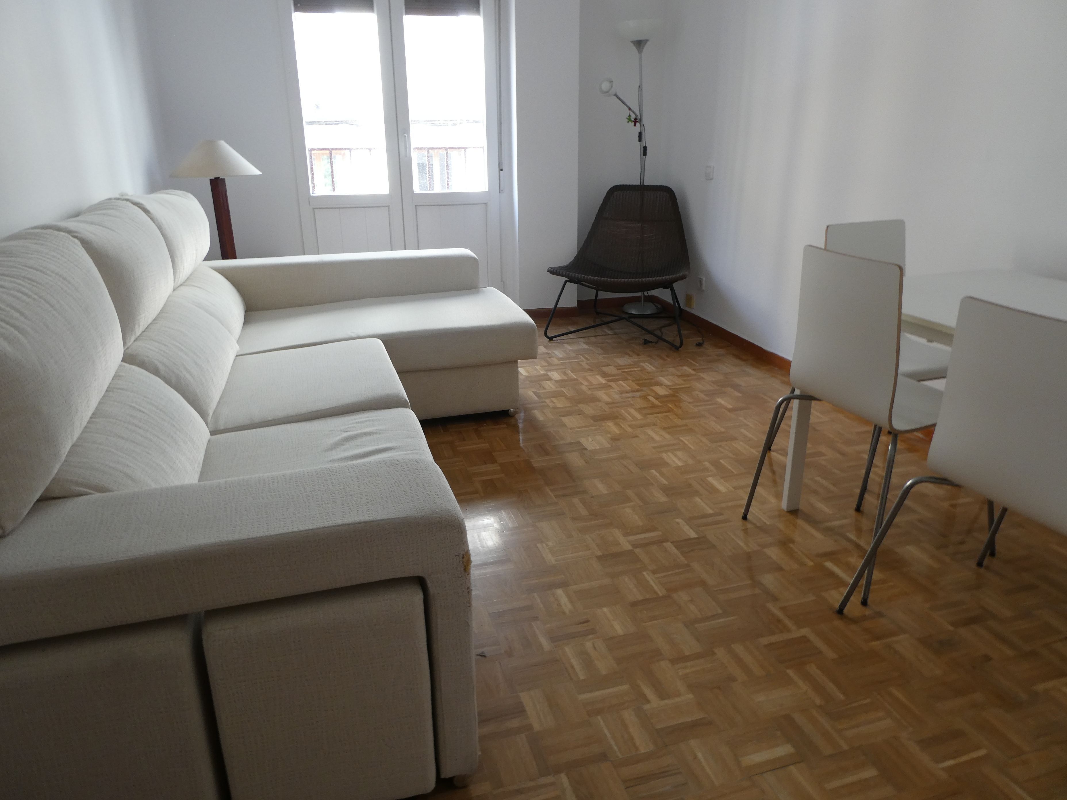 Sala d'estar de Pis de lloguer en  Madrid Capital amb Aire condicionat, Calefacció i Parquet