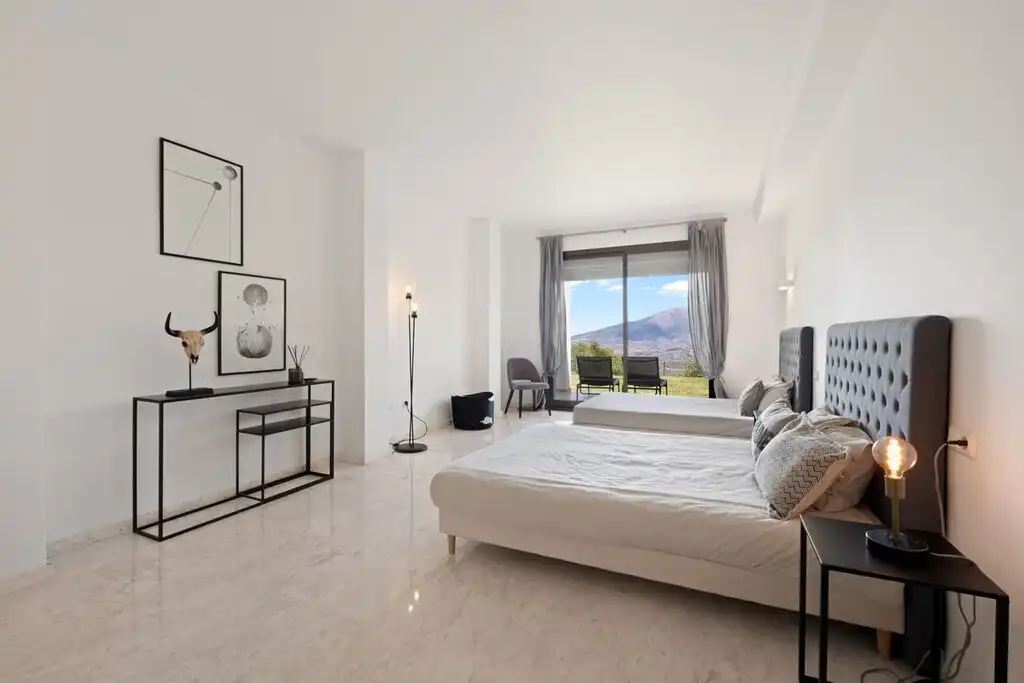 Habitación de Planta baja en venta en Ojén con Aire acondicionado, Jardín privado y Terraza