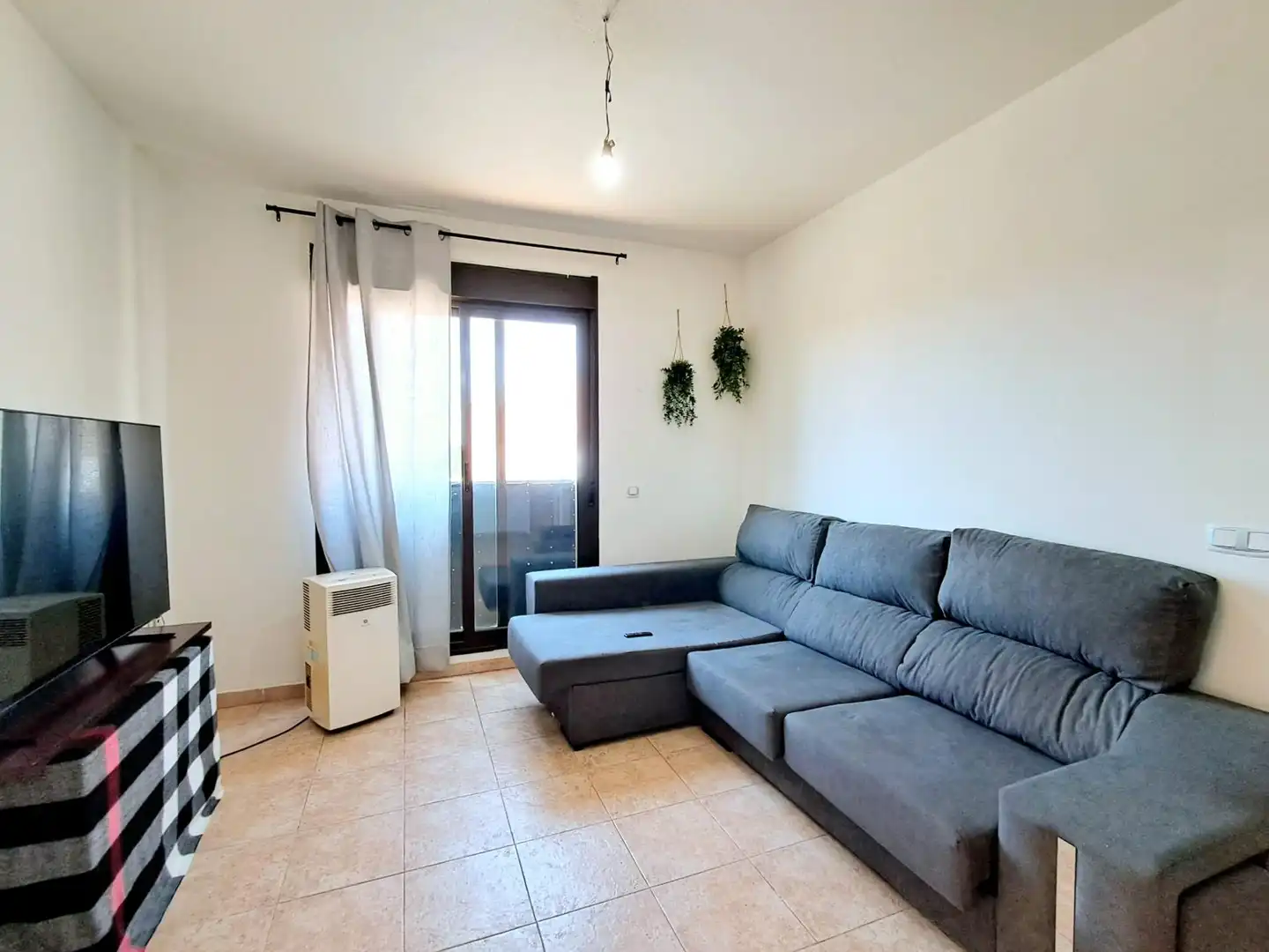 Sala d'estar de Apartament en venda en Águilas amb Jardí privat i Piscina comunitària
