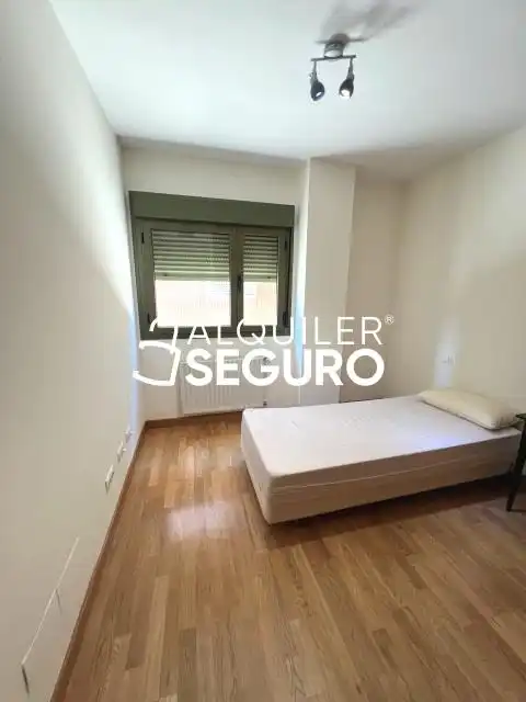 Bedroom of Flat for rent in Getafe  with Air Conditioner, Heating and Storage room