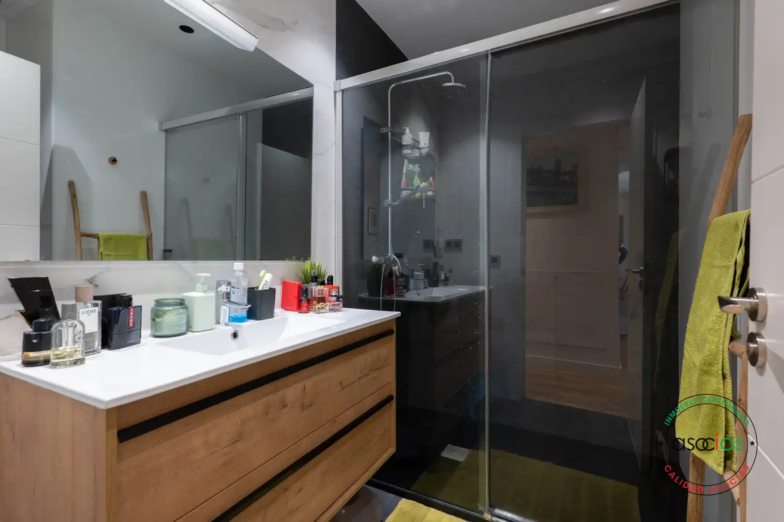 Baño de Piso en venta en Gijón  con Calefacción, Terraza y Trastero