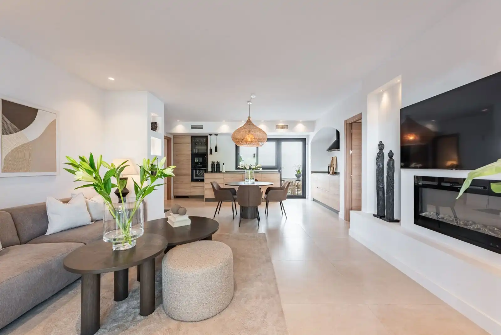 Apartament amb piscina en venda a Nueva Andalucía, imagen 2