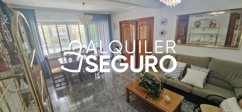 Exterior view of Flat to rent in  Madrid Capital  with Heating, Terrace and Furnished