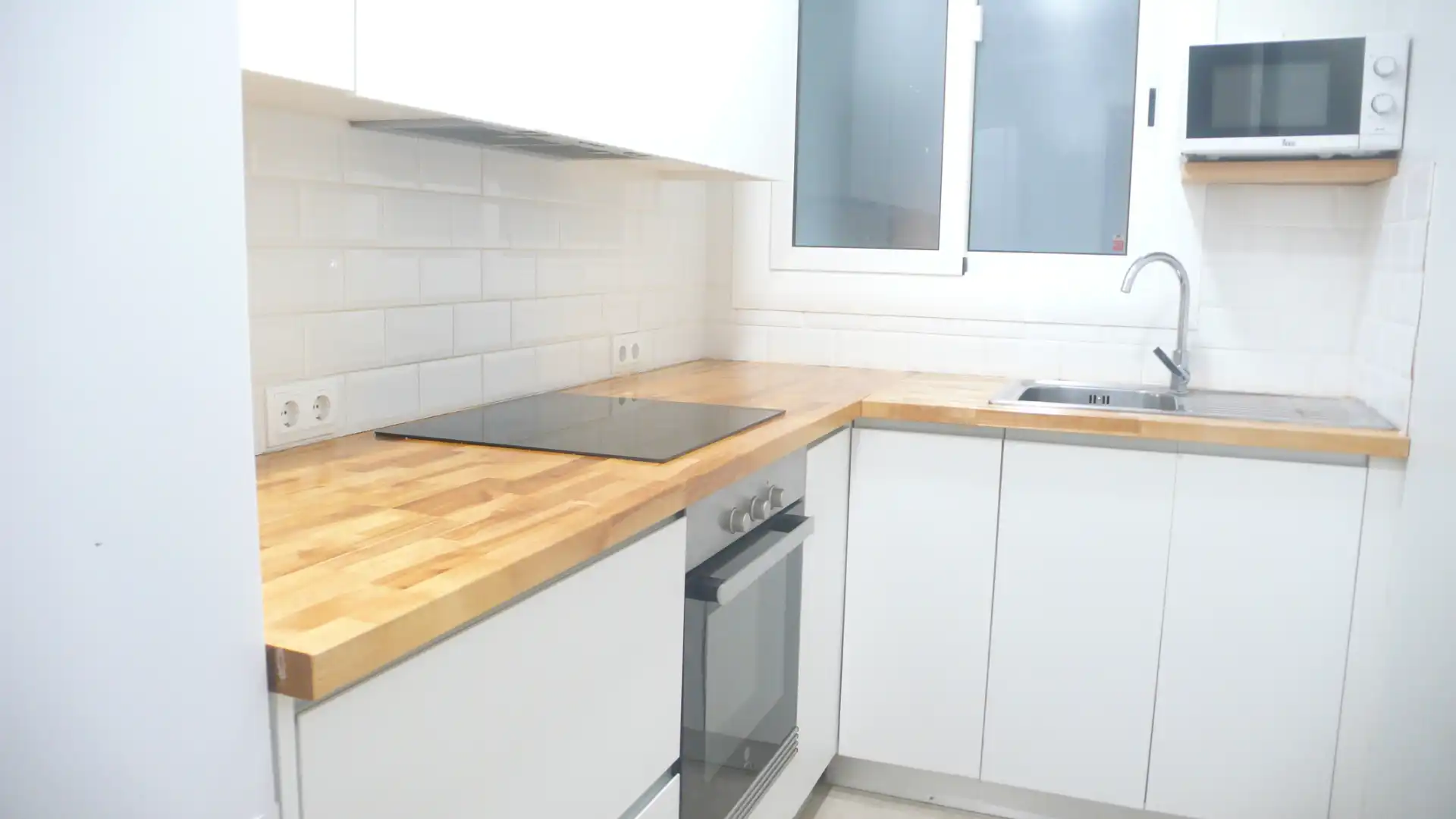 Cuina de Pis en venda en Barcelona amb Aire condicionat, Parquet i Forn