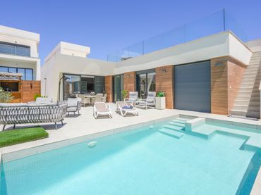 Chalet con piscina en venta en Benijófar