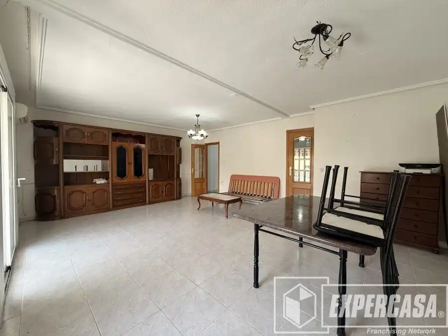 Sala d'estar de Pis en venda en Riba-roja de Túria amb Aire condicionat i Terrassa