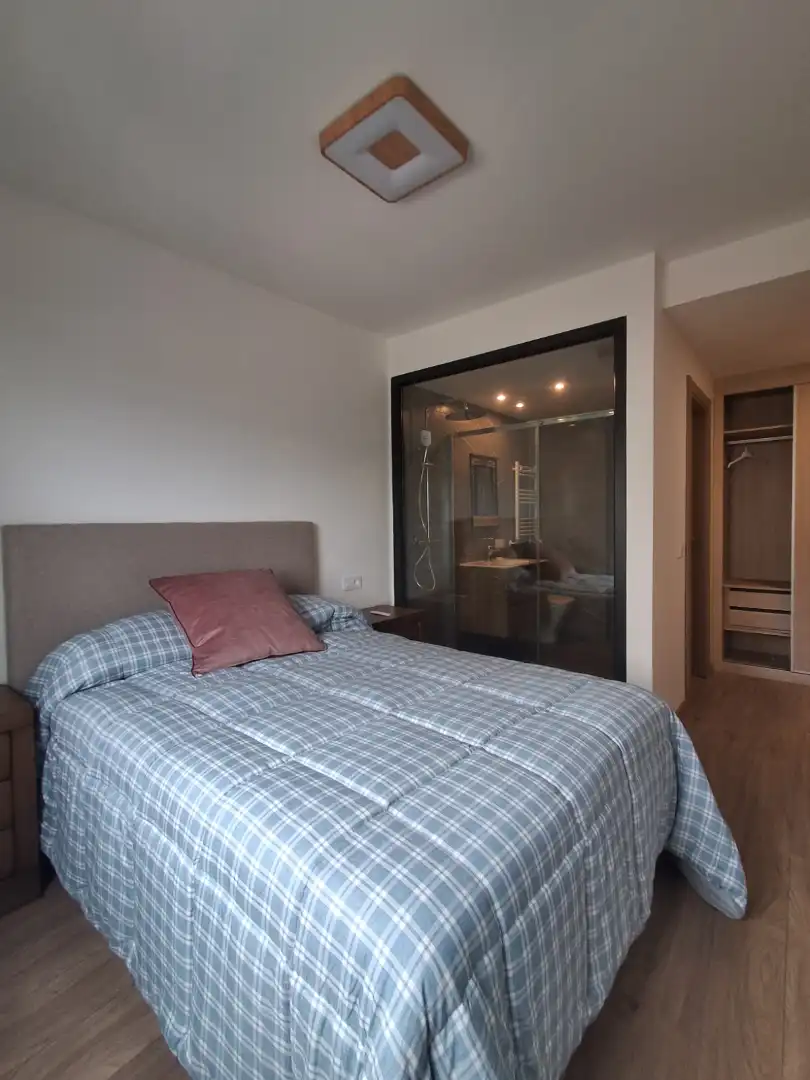 Habitación de Piso en venta en Oviedo  con Calefacción y Trastero