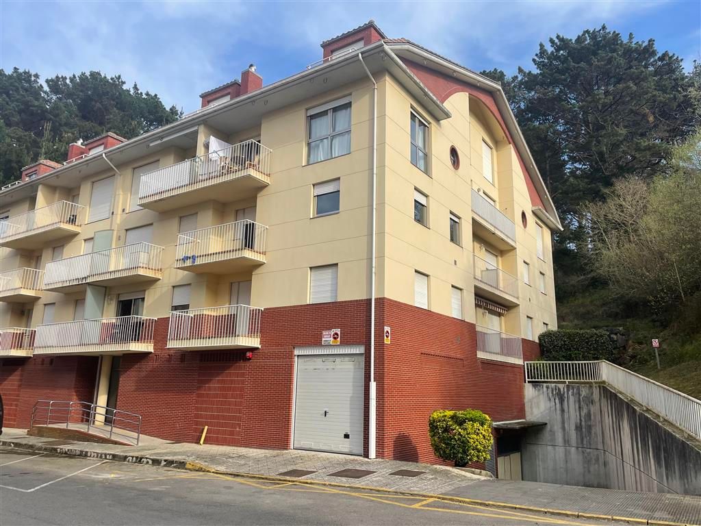 Exterior view of Flat for sale in San Vicente de la Barquera  with Heating, Terrace and Storage room