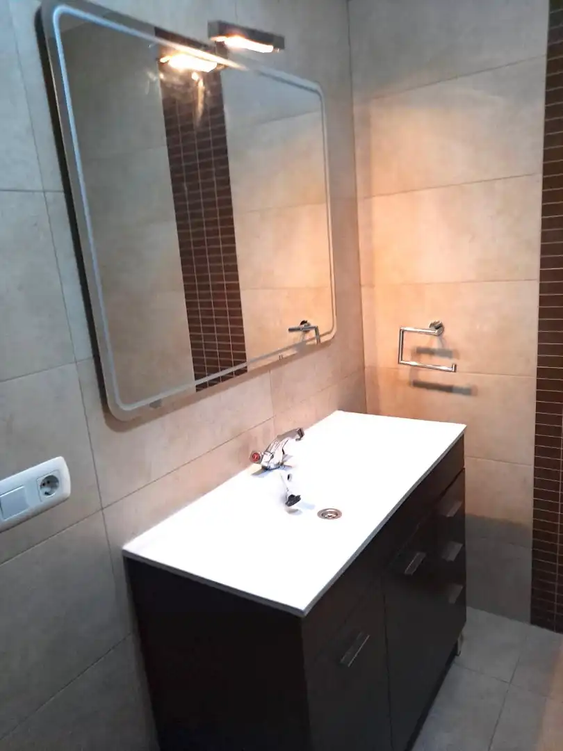 Appartement avec ascenseur à vendre à Calle Nueva Vía en Barriada las Torres 2, imagen 3