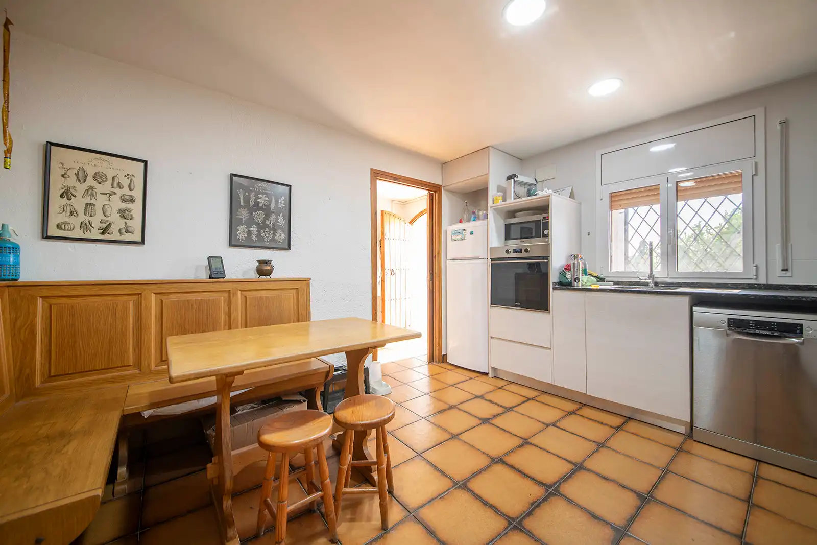 Cuina de Casa o xalet en venda en Castellví de la Marca amb Jardí privat i Terrassa