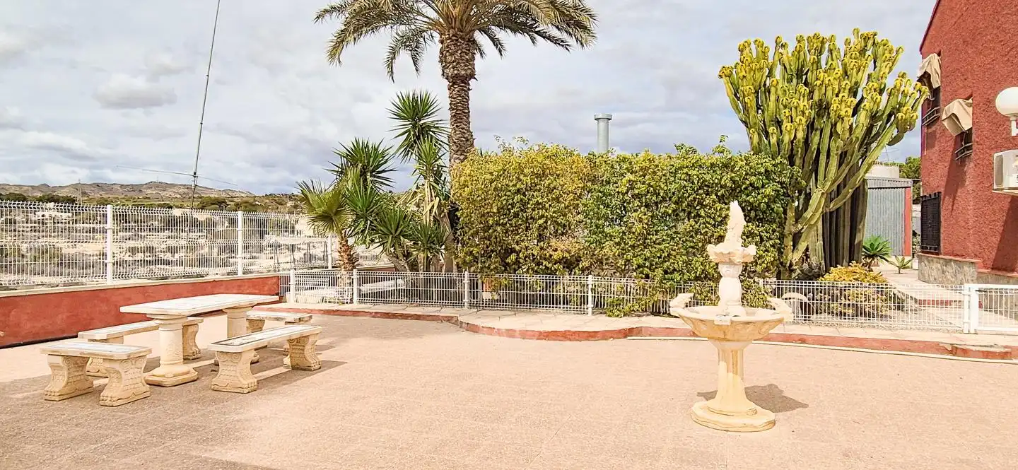 Terrassa de Casa o xalet en venda en Elche / Elx amb Aire condicionat, Jardí privat i Traster