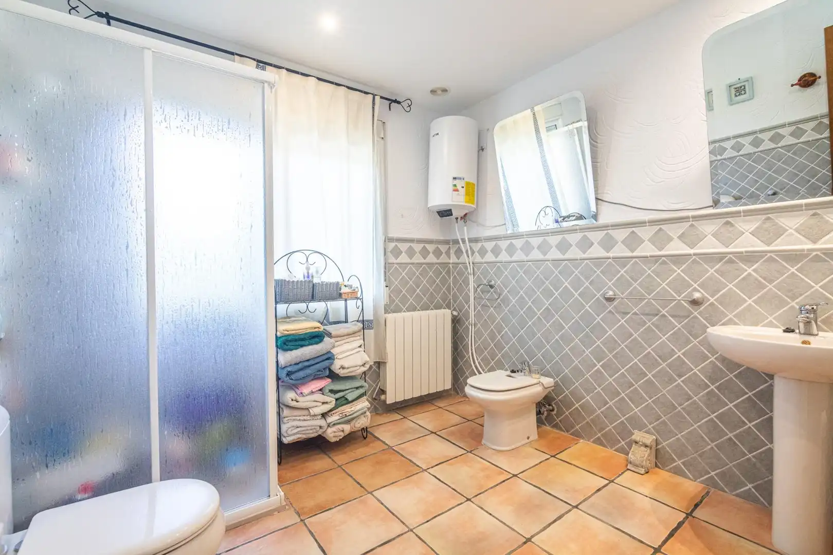 Bathroom of Houses for sale in Elche / Elx  with Air Conditioner, Heating and Private garden