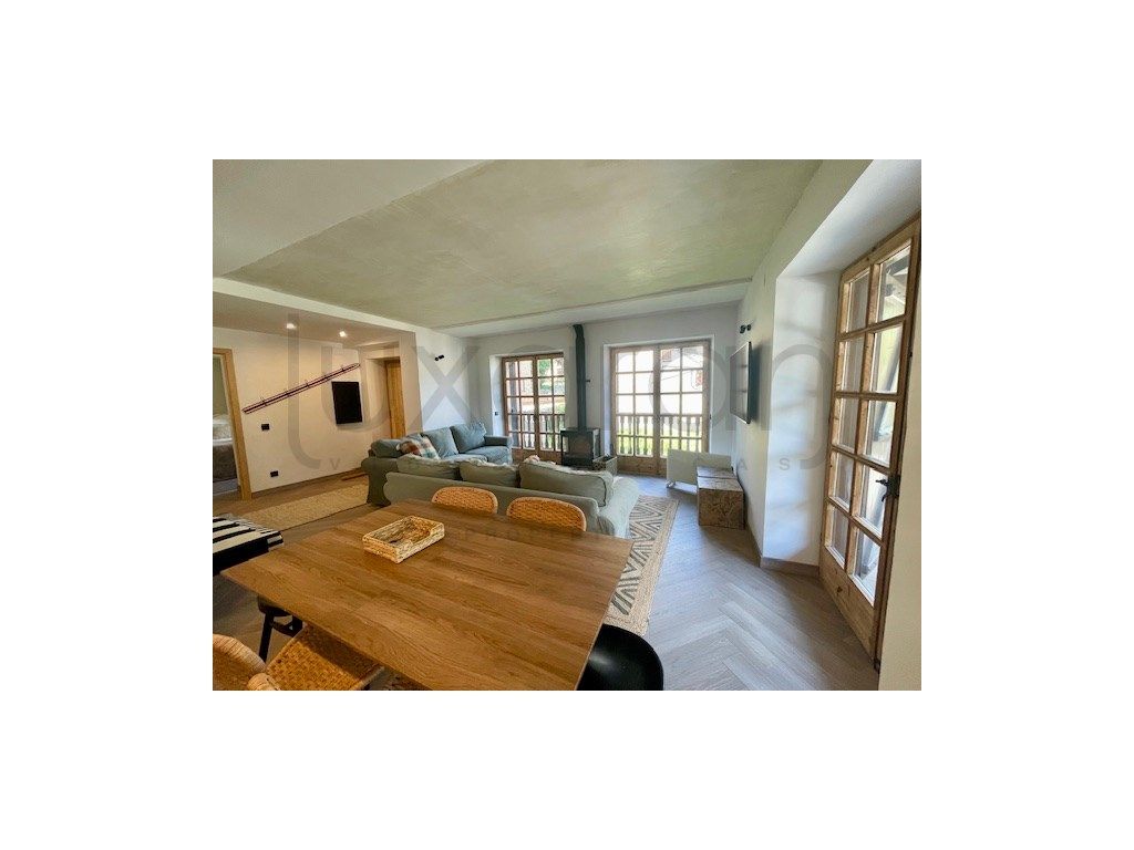 Living room of Apartment for sale in Naut Aran
