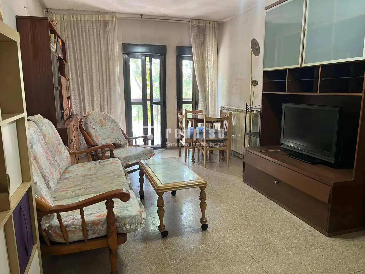 Sala d'estar de Pis en venda en Madrid amb Calefacció i Terrassa