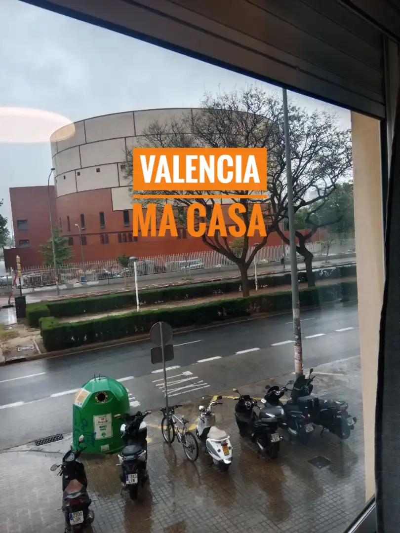 Vista exterior de Pis per a compartir en Valencia amb Moblat