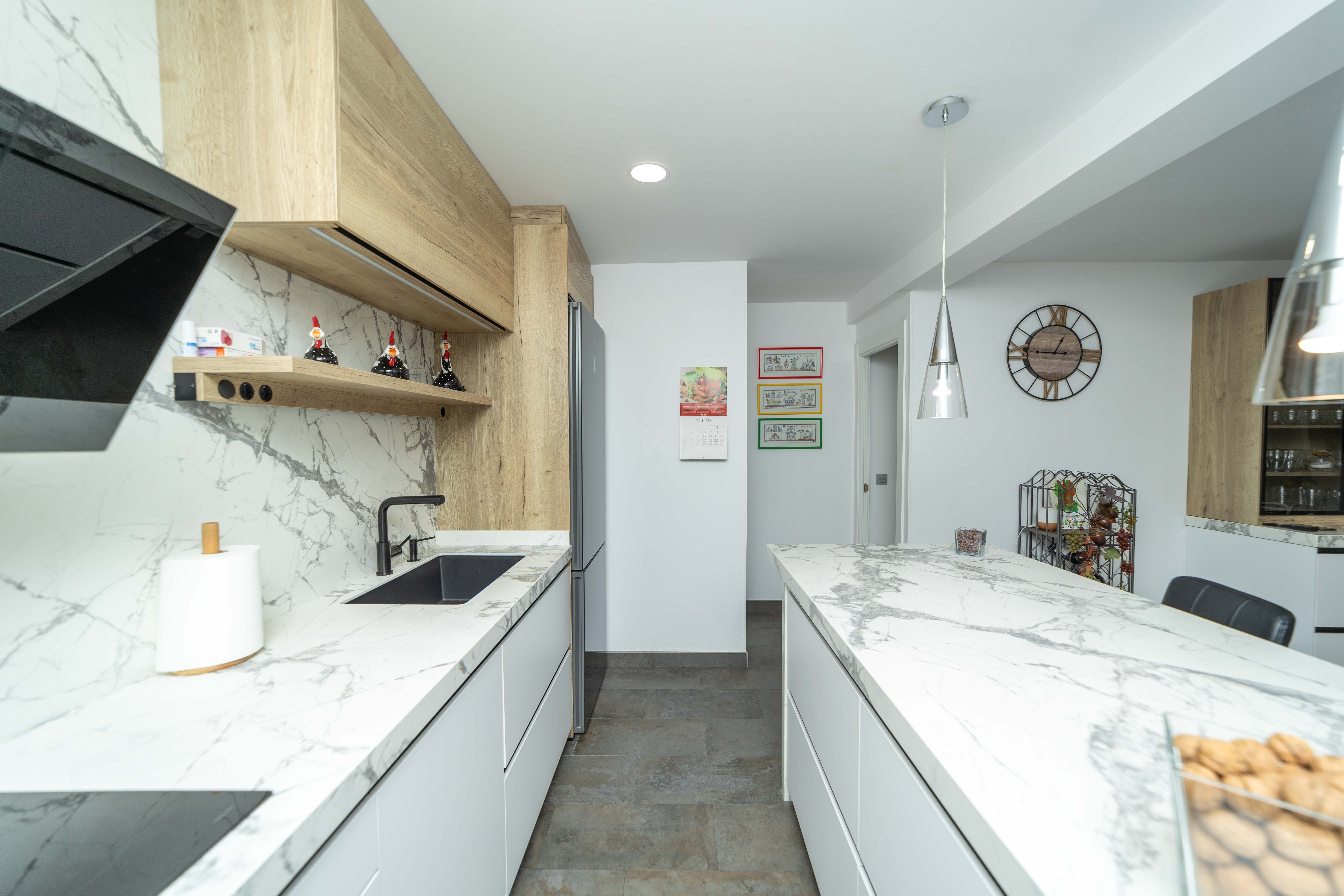 Cuina de Pis en venda en León Capital  amb Calefacció i Terrassa