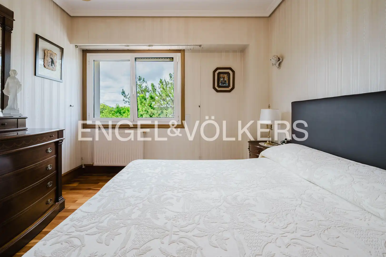 Bedroom of Houses for sale in Donostia - San Sebastián   with Air Conditioner, Heating and Private garden