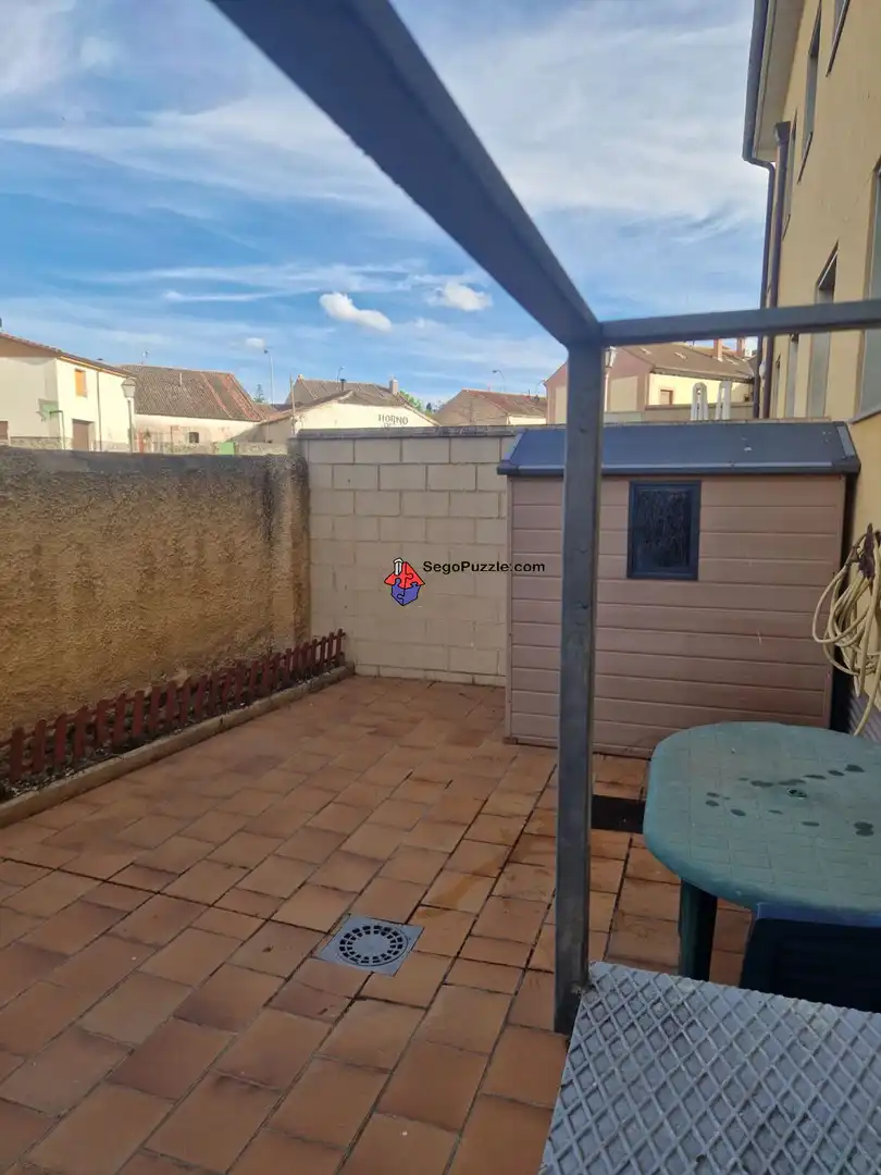Piso en venta en Torrecaballeros con Calefacción y Amueblado