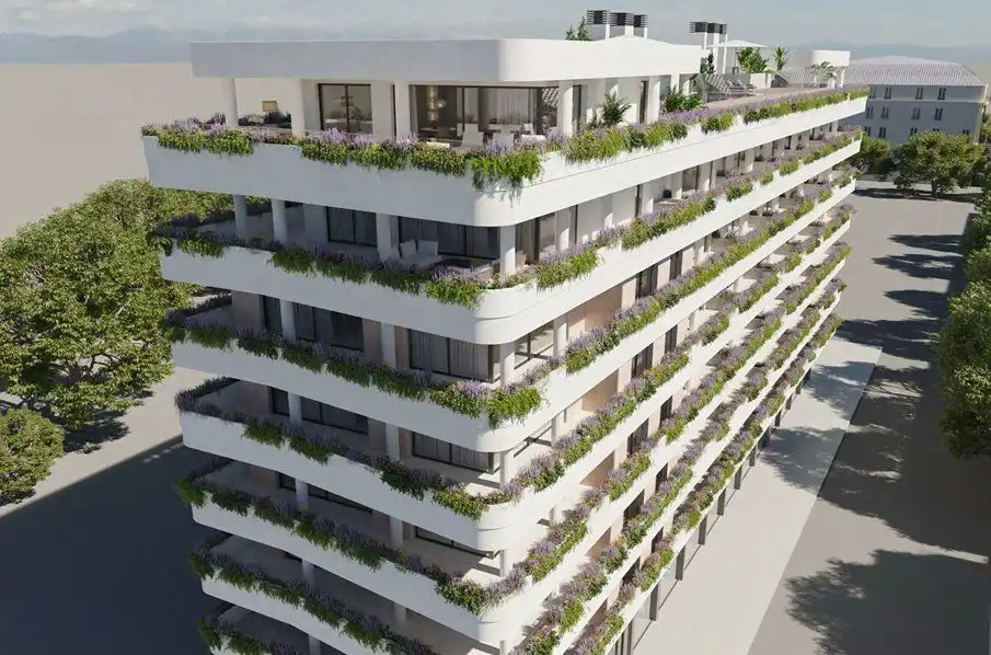 Vista exterior de Apartament en venda en Estepona amb Piscina comunitària