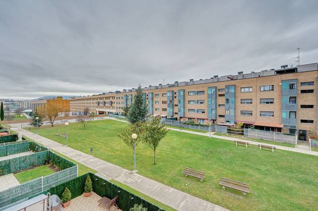Piso en Venta en Pamplona-Iruña - SANTOS OCHANDATEGUI, 94 en Buztintxuri