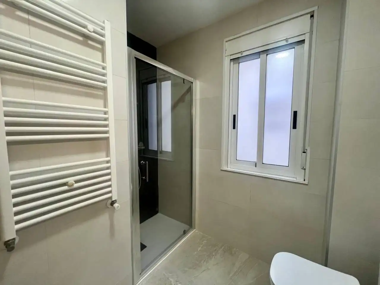 Bathroom of Flat for rent in Betanzos  with Balcony