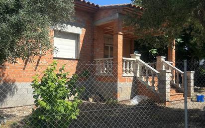 Vista exterior de Casa o xalet en venda en Cunit amb Jardí privat