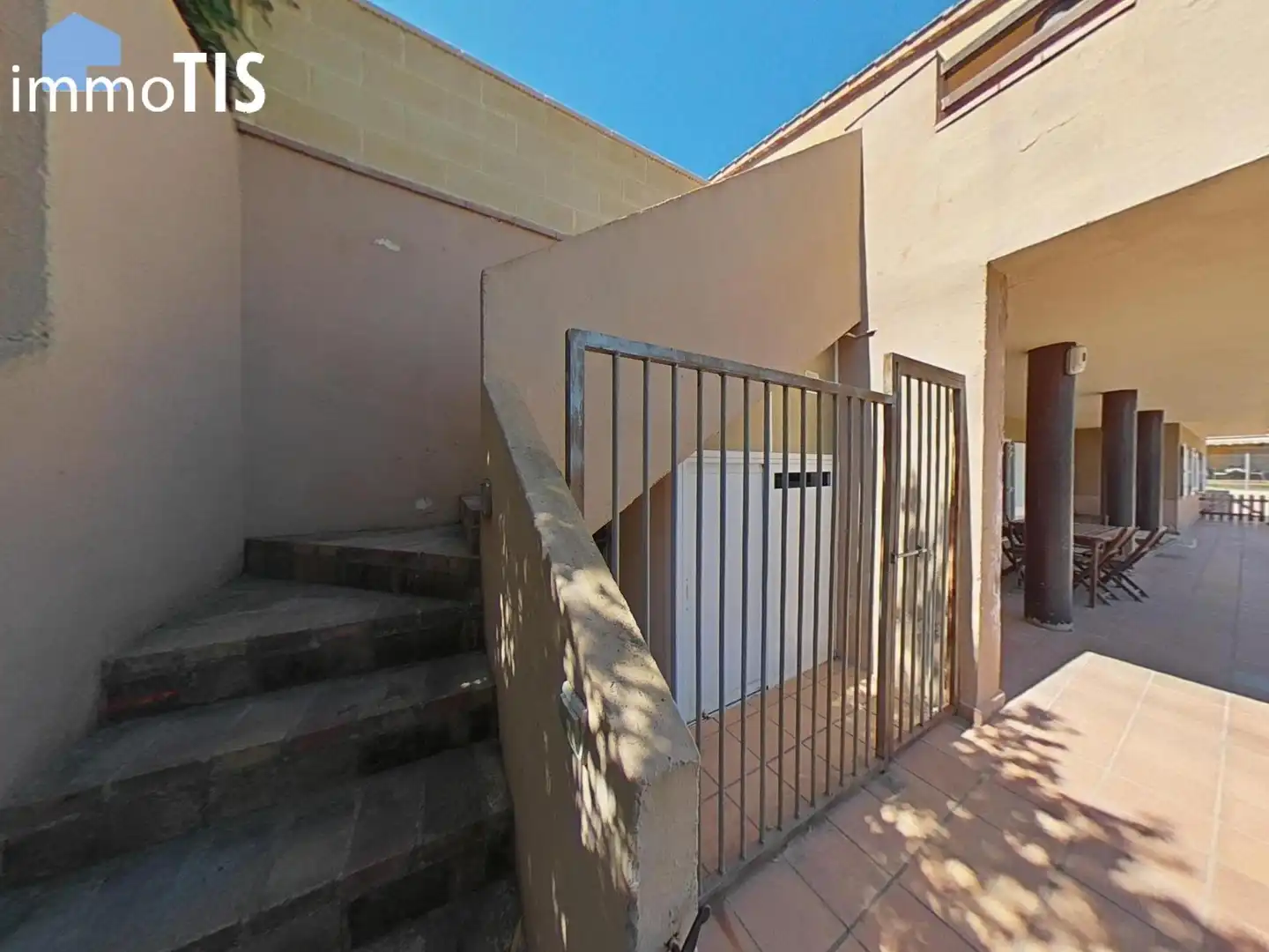 Vista exterior de Casa o xalet en venda en Cubelles amb Aire condicionat, Jardí privat i Terrassa