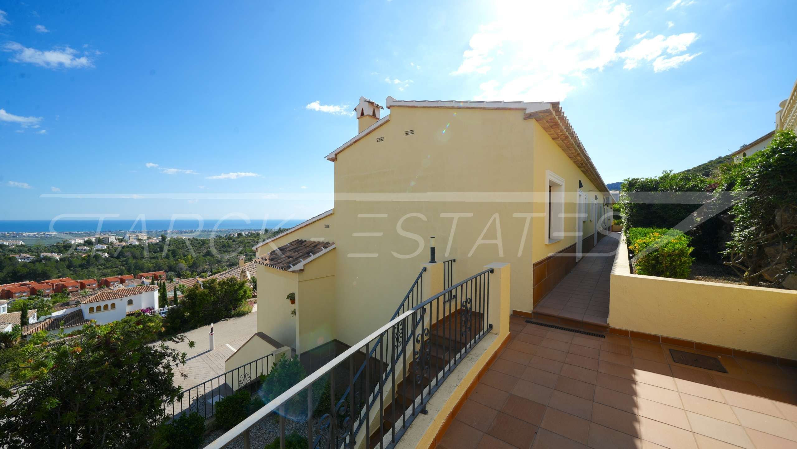 Vista exterior de Casa o xalet en venda en El Ràfol d'Almúnia