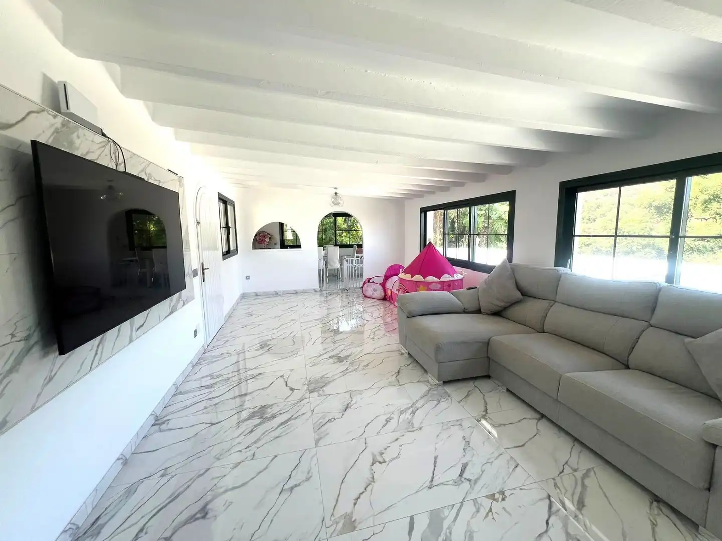 Living room of Houses for sale in Mijas  with Air Conditioner, Terrace and Swimming Pool