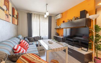 Living room of Single-family semi-detached for sale in Vegas del Genil