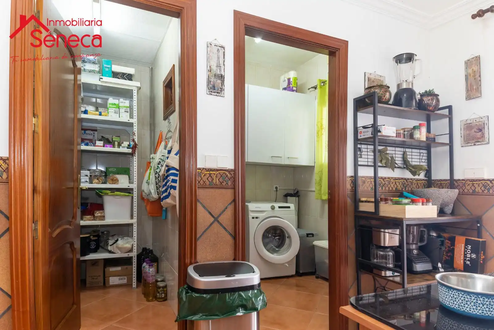 Kitchen of Houses for sale in La Carlota  with Air Conditioner, Heating and Private garden