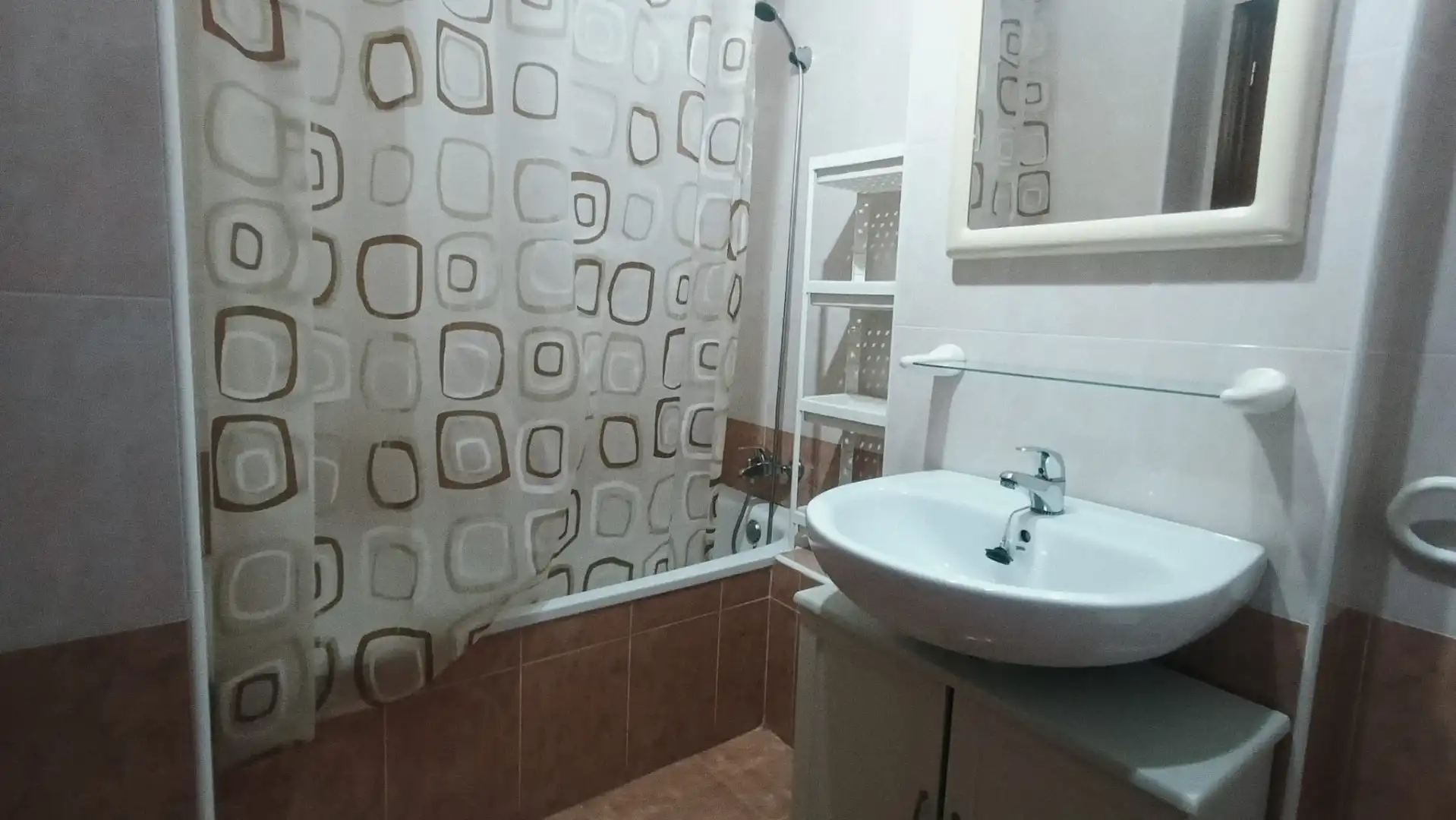 Baño de Piso de alquiler en Cartagena con Terraza, Trastero y Amueblado