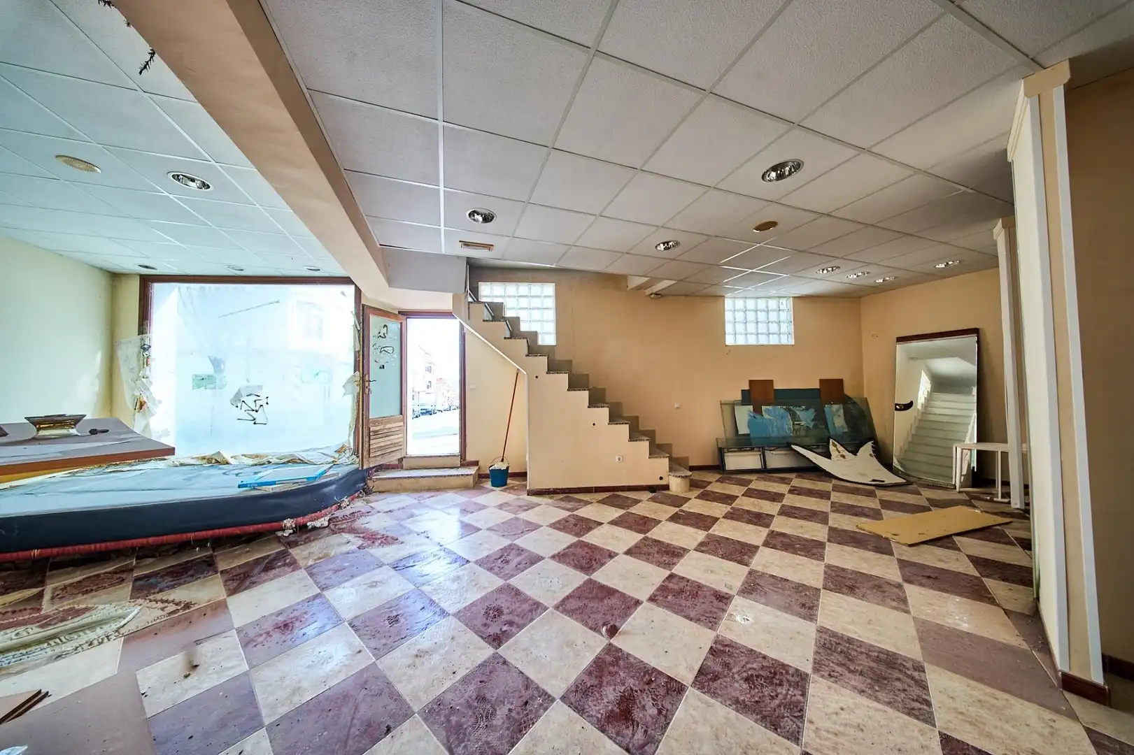 Local en venta en Baza