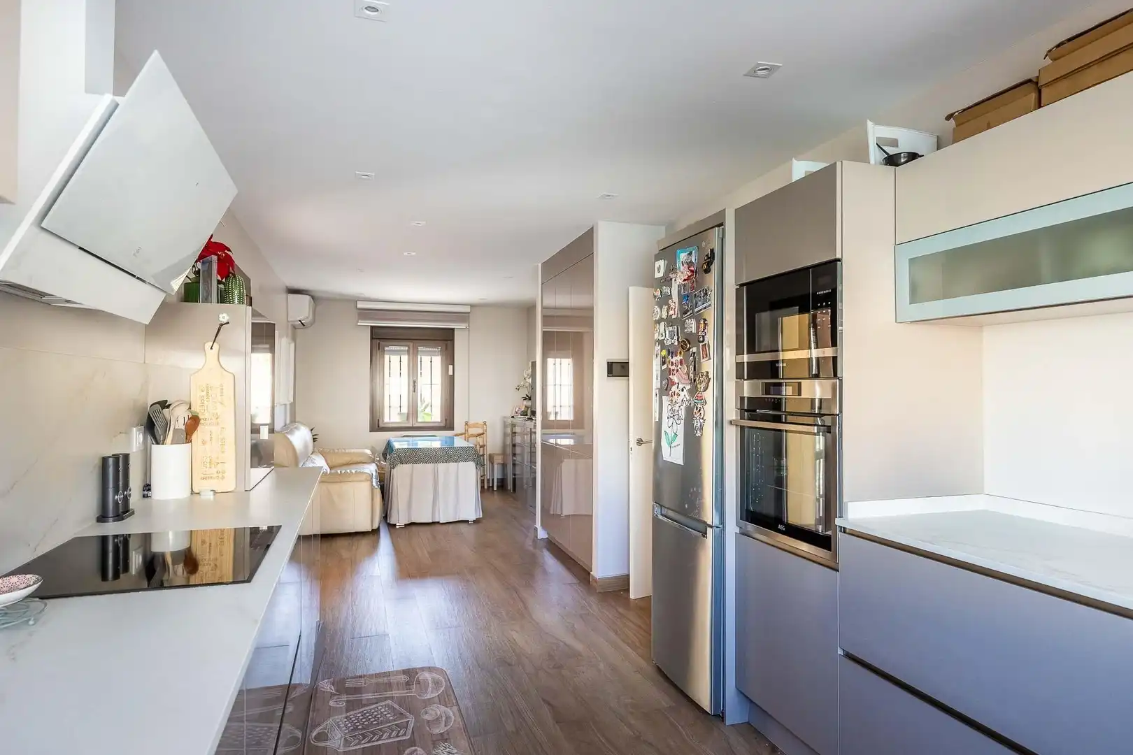 Cocina de Casa o chalet en venta en Montequinto con Aire acondicionado, Jardín privado y Terraza