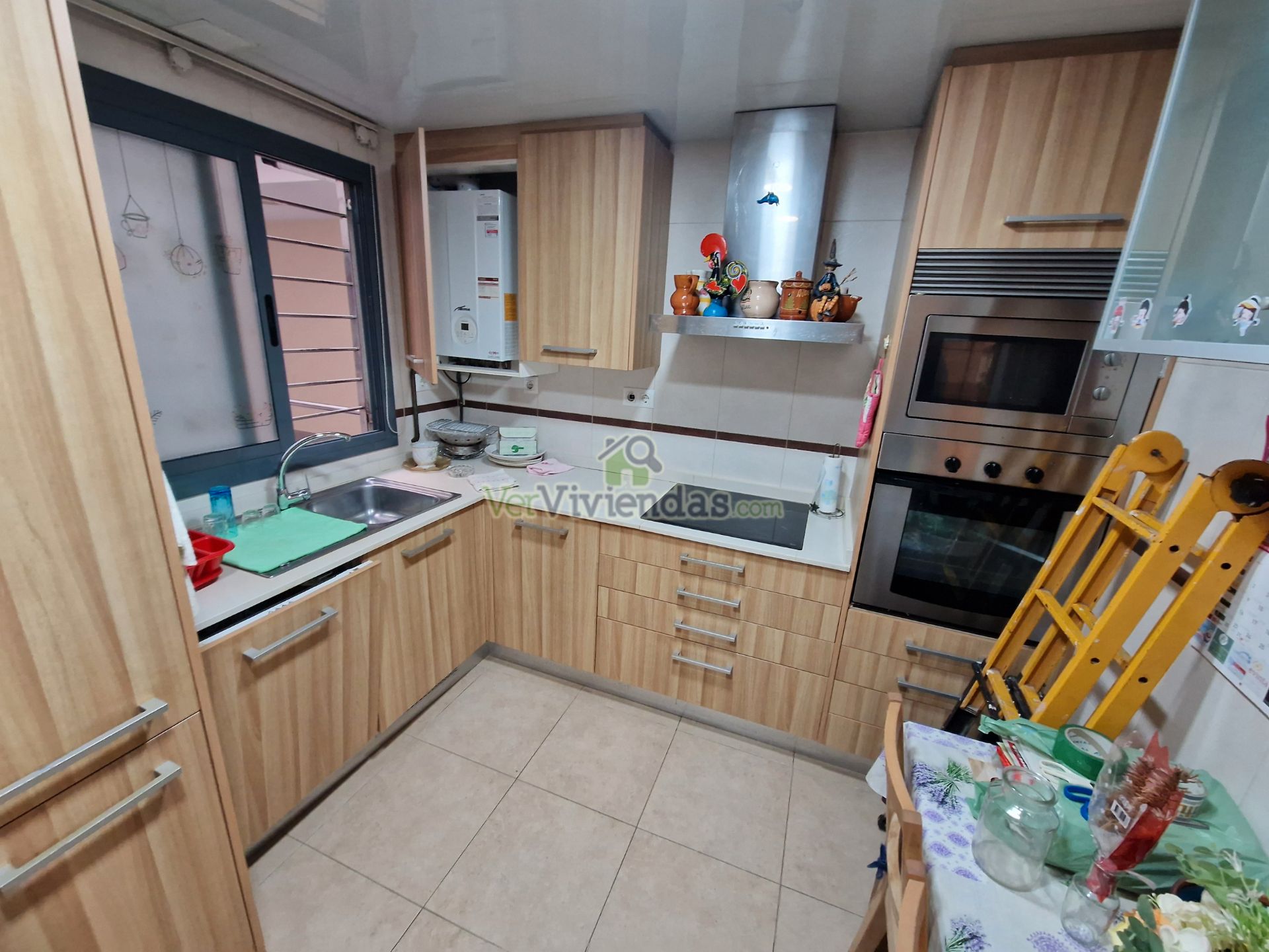 Cuina de Pis en venda en Vallirana amb Aire condicionat, Calefacció i Forn