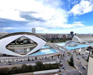 Exterior view of Attic for sale in  Valencia Capital  with Air Conditioner, Heating and Private garden