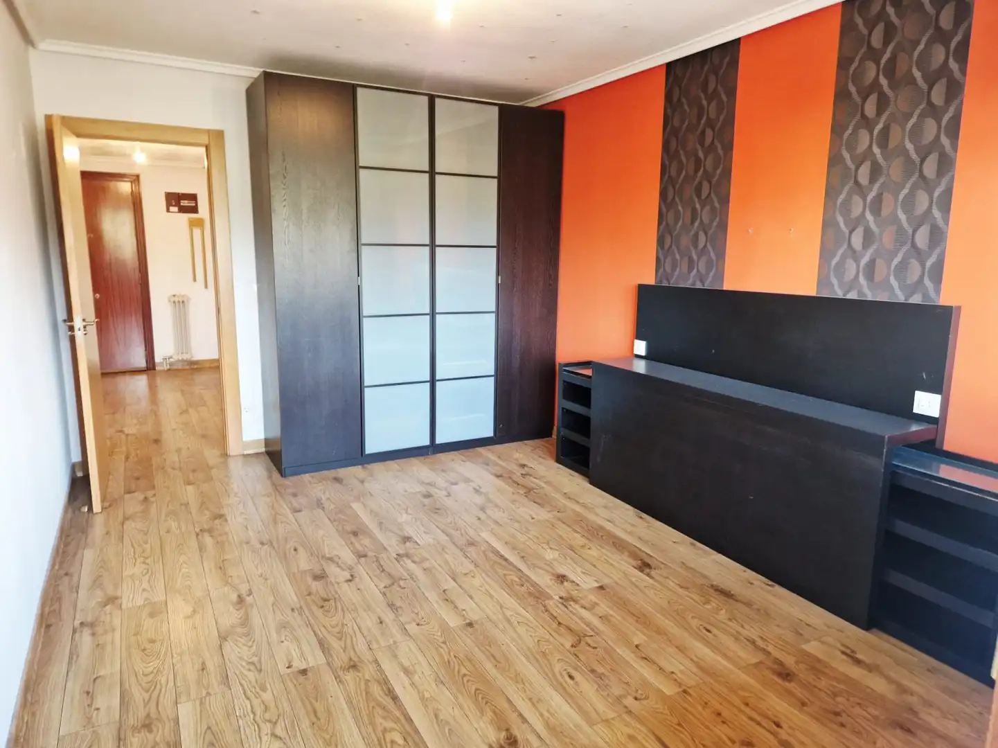 Habitación de Piso en venta en Avilés con Calefacción