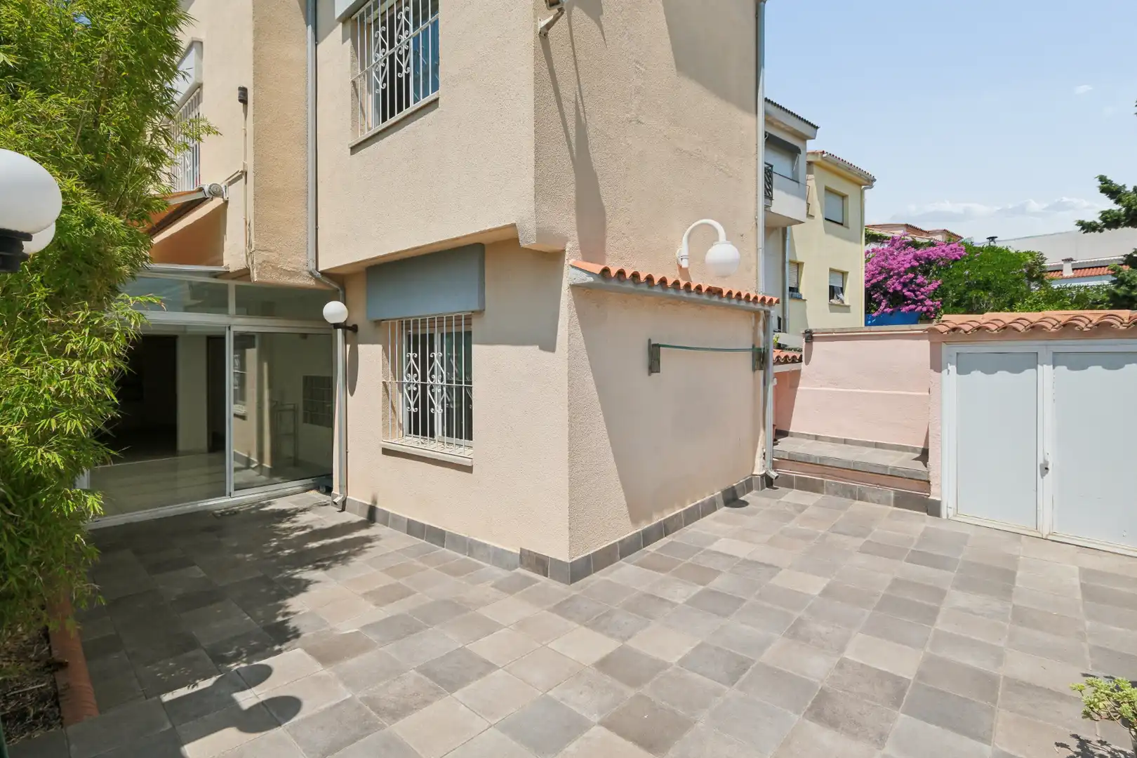 Vista exterior de Casa o xalet en venda en Barcelona amb Aire condicionat, Calefacció i Terrassa