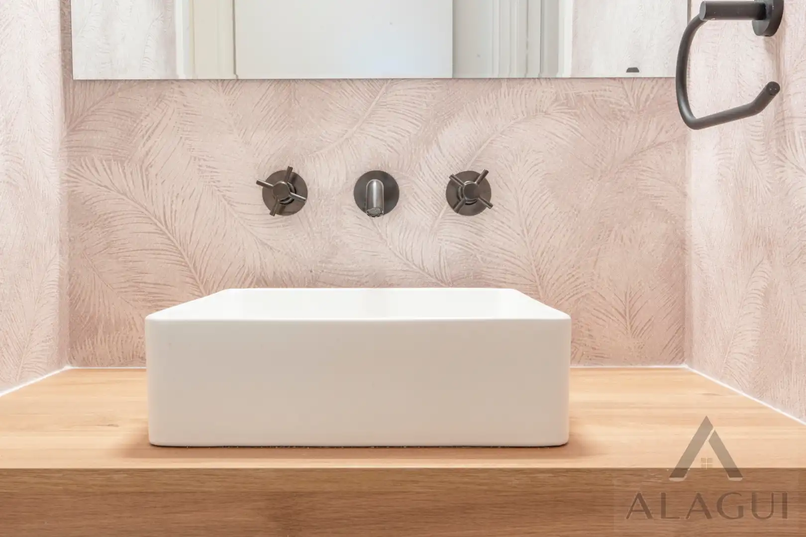Baño de Apartamento en venta en Madrid con Aire acondicionado, Calefacción y Amueblado
