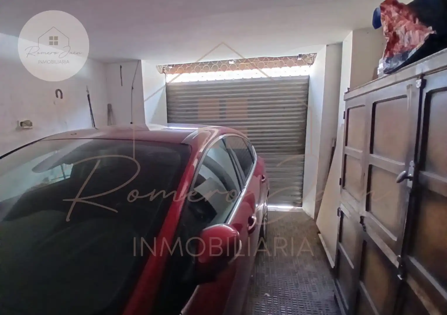Aparcament de Casa o xalet en venda en Jaén amb Calefacció, Traster i Moblat