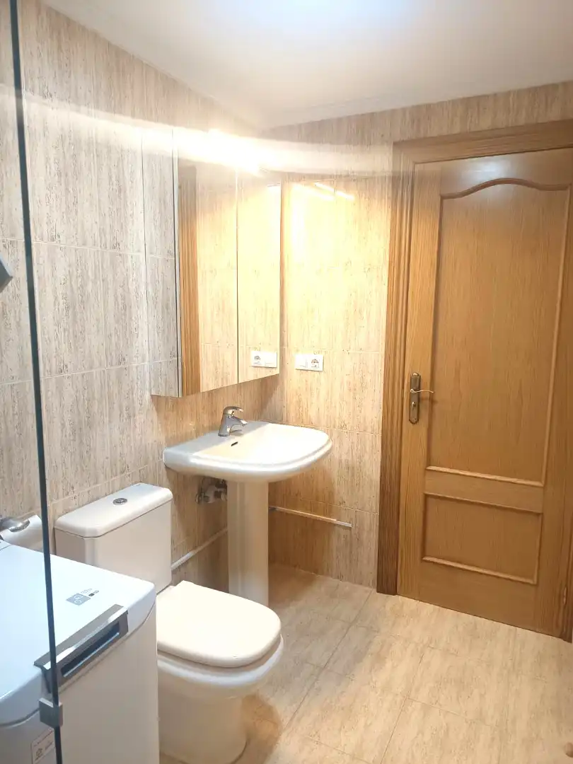 Bathroom of Flat for rent in Noreña  with Heating, Parquet flooring and Furnished