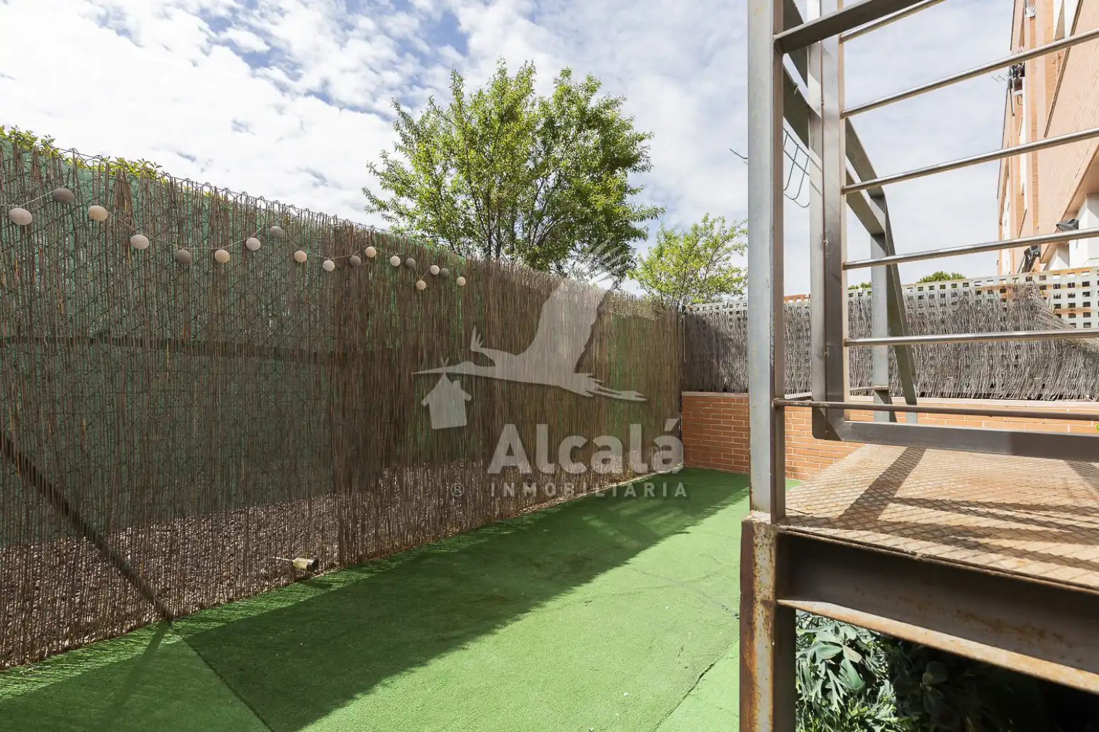Jardín de Piso en venta en Alcalá de Henares con Aire acondicionado, Calefacción y Jardín privado