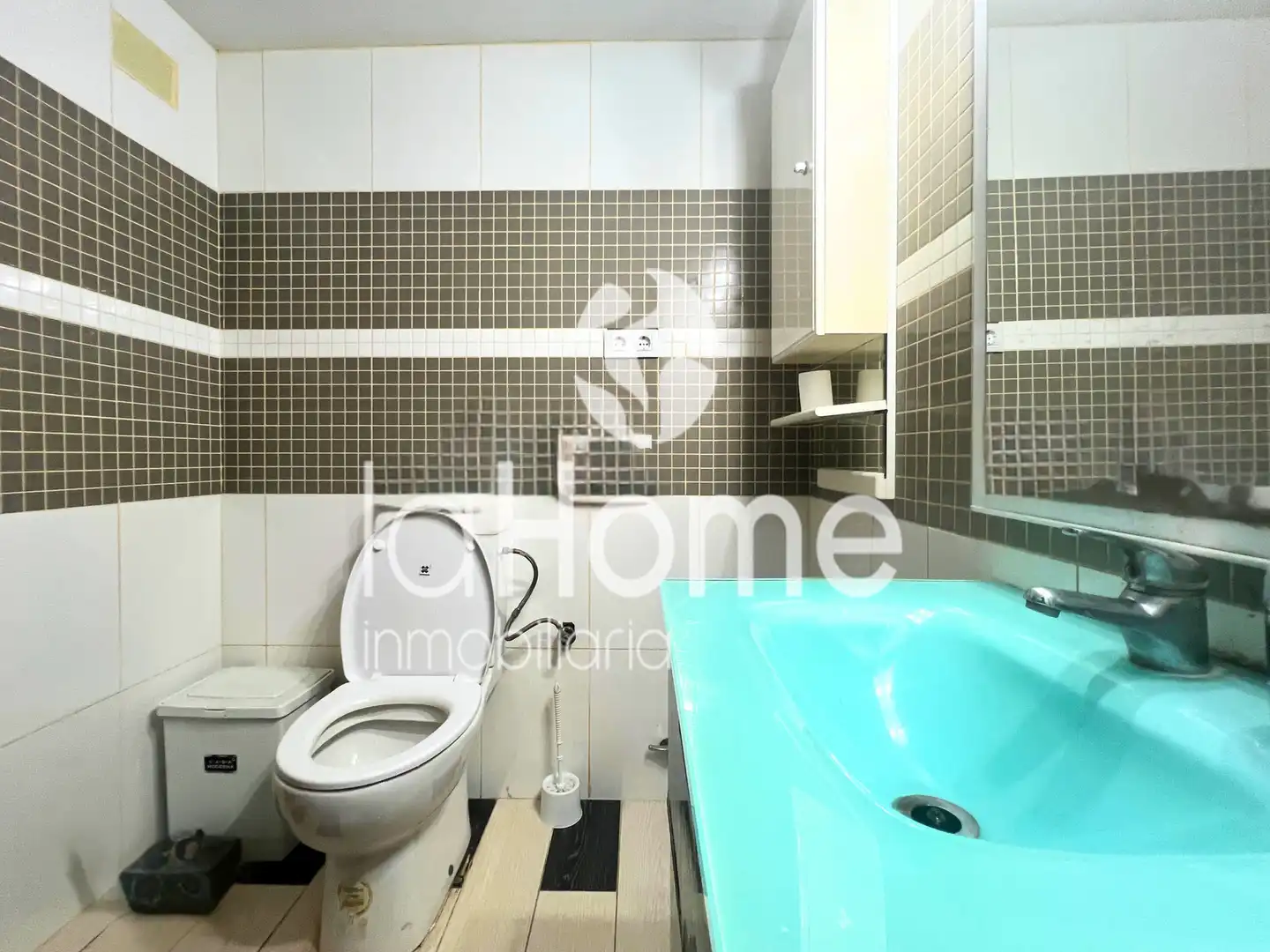 Baño de Nave industrial en venta en Manises