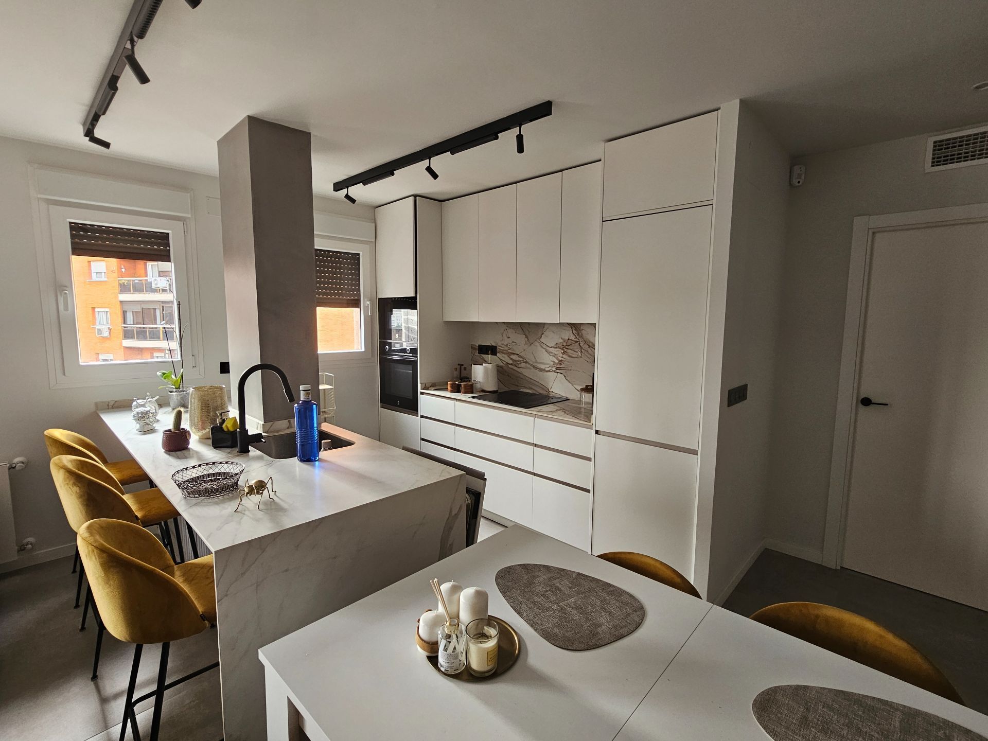 Maisonette zur Miete in INFANTA MERCEDES, Castillejos - Cuzco, Tetuán