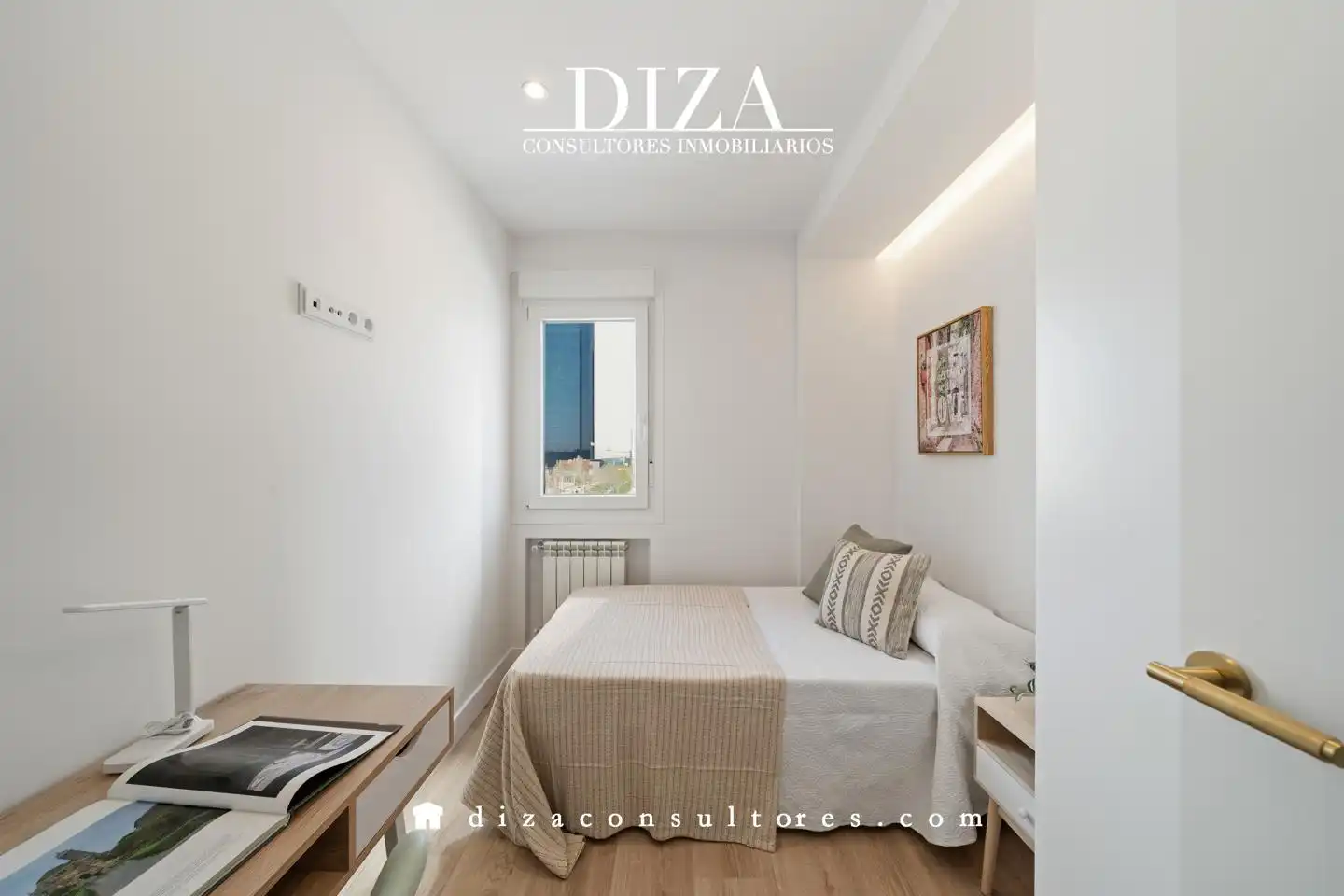 Bedroom of Flat for rent in Madrid  with Air Conditioner, Heating and Furnished