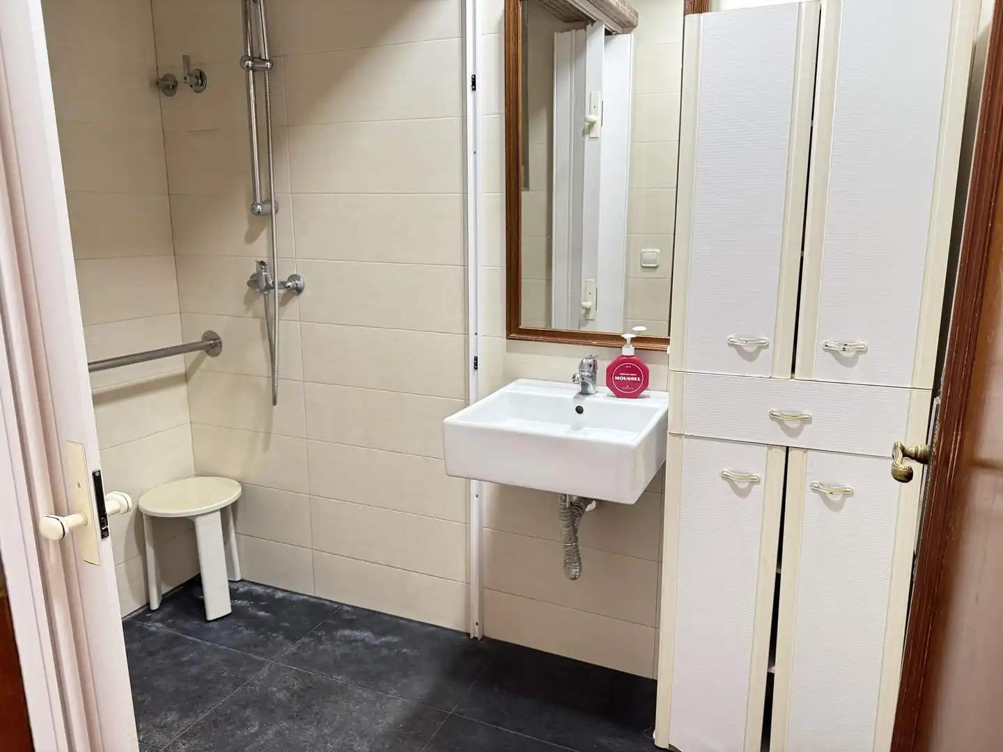 Bany de Casa o xalet en venda en Mataró amb Terrassa, Traster i Balcó