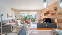 Living room of Single-family semi-detached for sale in Castelldefels  with Air Conditioner, Swimming Pool and Balcony