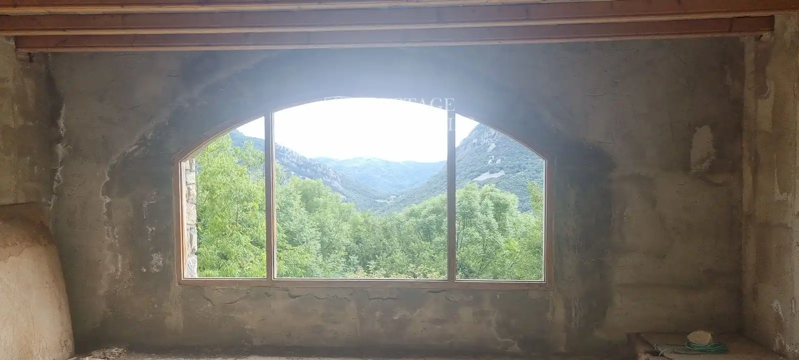 Finca rústica en venda en Montagut i Oix