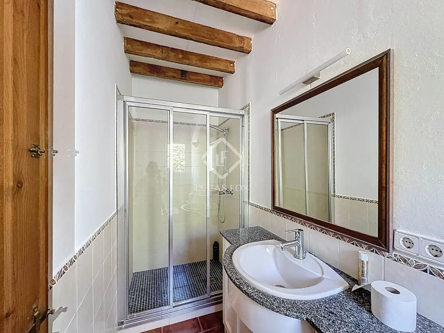 Baño de Finca rústica en venta en Es Castell con Aire acondicionado, Calefacción y Jardín privado