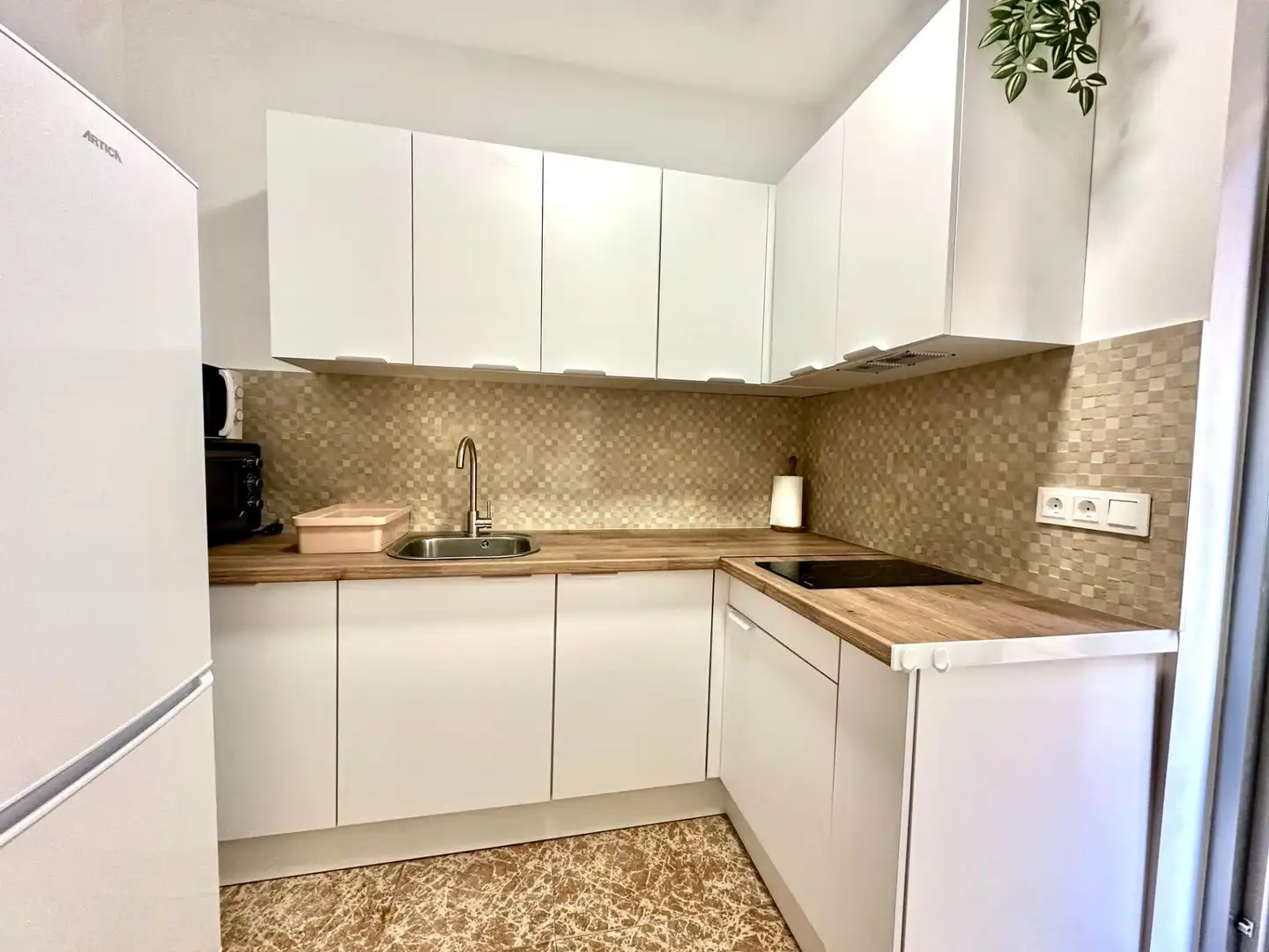 Cuina de Apartament de lloguer en Miramar amb Terrassa, Moblat i Balcó